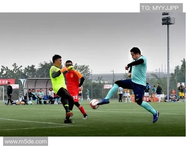 帅气足球明星组合展现青春风采与竞技魅力的精彩瞬间合集