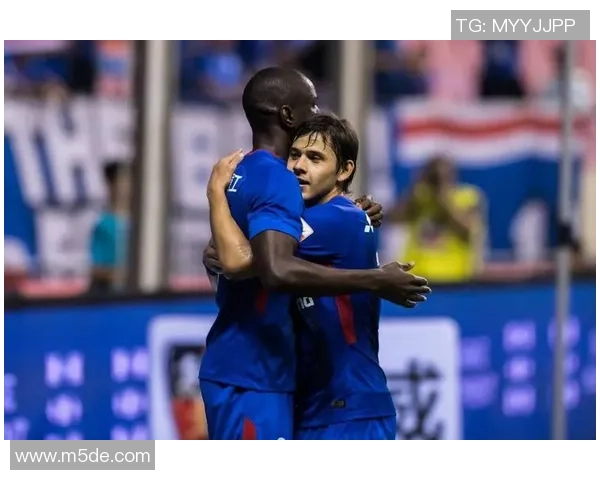 最新足球明星是否已经抵达上海引发球迷热议